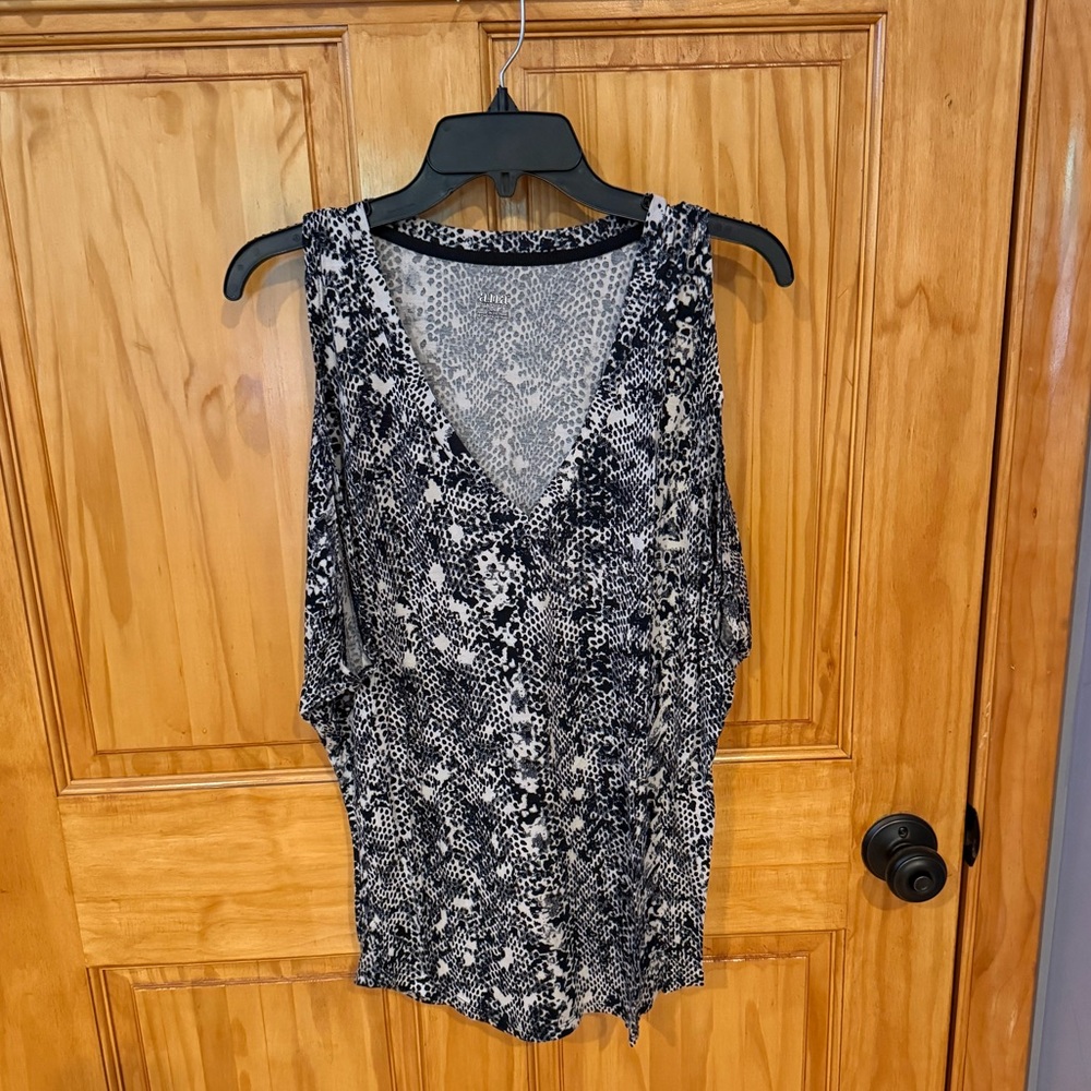 a.n.a Monochrome Patterned Top
